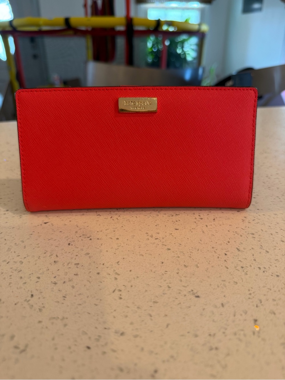 kate spade red saffiano continental wallet with gold plaque🔴PLZ LOOK AT PICTURES